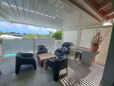 Villa créole élégante avec piscine et jardin tropical à Saint-François