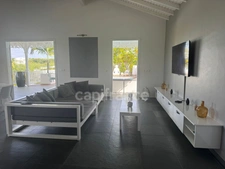 PROPRIÉTÉ D'EXCEPTION AVEC VUE DÉGAGÉE, PISCINE ET JACUZZI