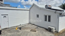 Sainte-Anne – Charmante maison avec piscine, bungalow indépendant et jardin tropical