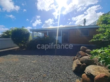 Villa créole élégante avec piscine et jardin tropical à Saint-François