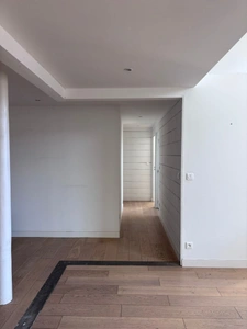 Nouveauté, superbe appartement de type loft d'une surface de 161m2 carrez, totalement rénové au coeur de Lille