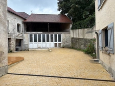 Bazemont centre – Ensemble immobilier 160 m² + dépendances – 6 pièces