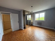 Bazemont centre – Ensemble immobilier 160 m² + dépendances – 6 pièces