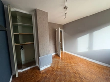 Bazemont centre – Ensemble immobilier 160 m² + dépendances – 6 pièces
