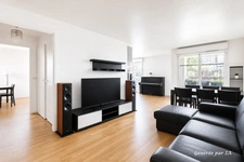 Appartement à vendre 4 pièces avec bureau, loggia et deux places de parking dans une résidence et recherchée