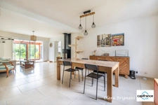 À VENDRE à AVRAINVILLE – MAISON 4 PIÈCES 105 M²– VIE PLAIN-PIED   – JARDIN SANS VIS-À-VIS – SECTEUR RECHERCHÉ