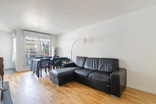 Appartement à vendre 4 pièces avec bureau, loggia et deux places de parking dans une résidence et recherchée