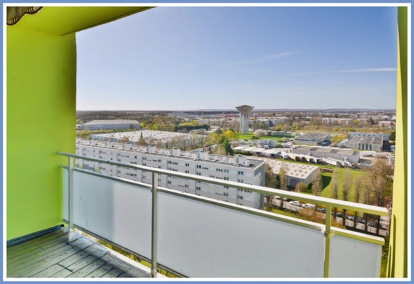 Appartement à vendre 2 pièces RIS ORANGIS (91) - Dernier étage avec vue dégagée - idéal investisseur ou primo accédant