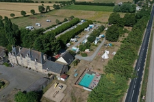 Dpt Ille et Vilaine (35), à vendre CHERRUEIX Propriété de 20 pièces sur 4 hectares.