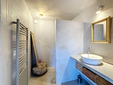 Maison mitoyenne / Appartement de 75m2 et jardin a ALLINGES 299000€