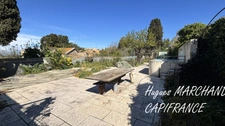 LESPIGNAN - Maison de village avec jardin et grand garage – Fort potentiel !