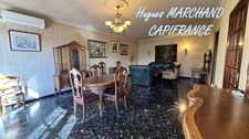 LESPIGNAN - Maison de village avec jardin et grand garage – Fort potentiel !