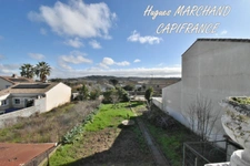 Maison vigneronne avec garage, cour et jardin — Fort potentiel