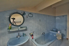 Maison vigneronne avec garage, cour et jardin — Fort potentiel