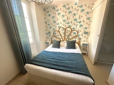 A vendre VAR (83), FDC avec MURS, hotel de charme 3*** climatisé 15 CH, restaurant, 7 mois d'activité CA 221KE