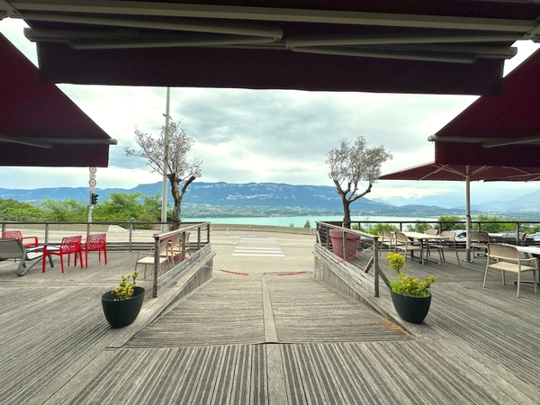 Locaux commerciaux, murs à vendre BOURDEAU (73), restaurant 160m2 à rénover avec logement 90m2