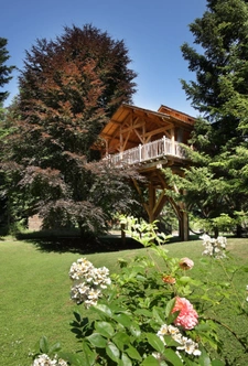 Haute-Savoie (74), à vendre FDC et MURS, secteur Évian, hébergements insolites et activité événementielle