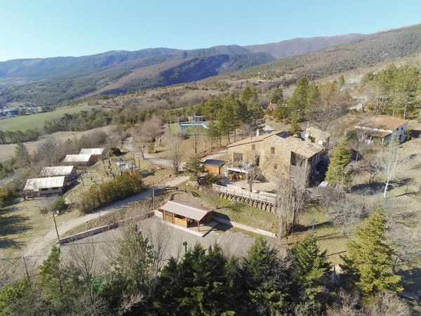 À VENDRE – CAMPING 4** AVEC MURS – 100 EMPLACEMENTS, ATYPIQUES & PANORAMA EXCEPTIONNEL