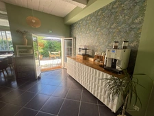 A vendre VAR (83), FDC avec MURS, hotel de charme 3*** climatisé 15 CH, restaurant, 7 mois d'activité CA 221KE