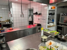 Murs commerciaux à vendre LES SAISIES (73), restaurant 238m2, possibilité acquérir le FDC