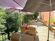 A vendre VAR (83), FDC avec MURS, hotel de charme 3*** climatisé 15 CH, restaurant, 7 mois d'activité CA 221KE