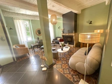 A vendre VAR (83), FDC avec MURS, hotel de charme 3*** climatisé 15 CH, restaurant, 7 mois d'activité CA 221KE