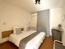 Var (83), for sale LE CASTELLET SECTOR Hotel - Office, 21 Rooms, CA 230KE