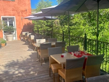 A vendre VAR (83), FDC avec MURS, hotel de charme 3*** climatisé 15 CH, restaurant, 7 mois d'activité CA 221KE