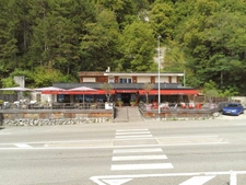 Locaux commerciaux, murs à vendre BOURDEAU (73), restaurant 160m2 à rénover avec logement 90m2