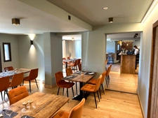 Murs commerciaux à vendre LES SAISIES (73), restaurant 238m2, possibilité acquérir le FDC