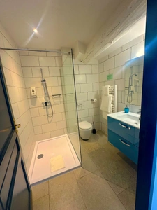 A vendre VAR (83), FDC avec MURS, hotel de charme 3 étoiles, restaurant, piscine, CA 221KE