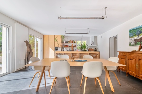 Maison contemporaine de standing dans un environnement très privilégié ! 