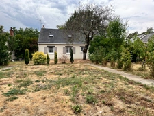 Maison en plein centre d'Avrillé avec grand terrain