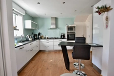 Maison contemporaine aux belles prestations !