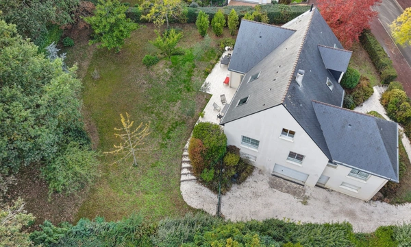 Maison contemporaine de standing dans un environnement très privilégié ! 