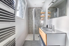 Maison moderne avec grand jardin !