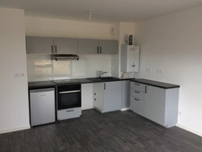 Appartement récent de type 2 avec balcon et parking à Carquefou.