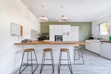 Maison moderne avec grand jardin !