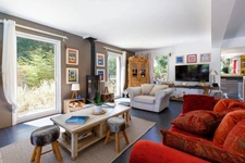 Chaumière contemporaine dans magnifique environnement verdoyant !