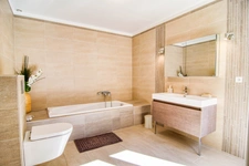 Magnifique villa de 191 m2 à COTIGNAC (83), terrain arboré de 4000m2, 4 chambres en suite, piscine
