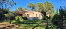 Magnifique villa de 191 m2 à COTIGNAC (83), terrain arboré de 4000m2, 4 chambres en suite, piscine