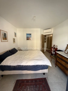 Coup de coeur, magnifique T3 de 72 m2, traversant,  au centre ville de Hyères (Var 83), grande terrasse et balcon, garage fermé 2 places