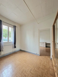 Drancy, quartier LA MUETTE - 2 pièces de 34,45m² situé au RDC. Professions libérales acceptées.