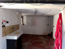Maison rénovée avec 3 chambres, 1 200 m² de terrain et vue dégagée – Au calme !
