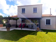 Maison contemporaine 4 chambres – Prête à vivre – Jardin, garage et belles terrasses