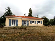  Maison plain‑pied avec sous‑sol et grand terrain, Grissais 