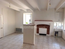 Petite maison rénovée au cœur du bourg