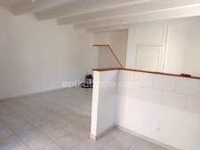 Petite maison rénovée au cœur du bourg