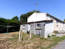 Longère à rénover dans un petit hameau