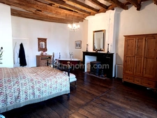✨ Charmante maison en pierre au cœur d’un village vivant ✨